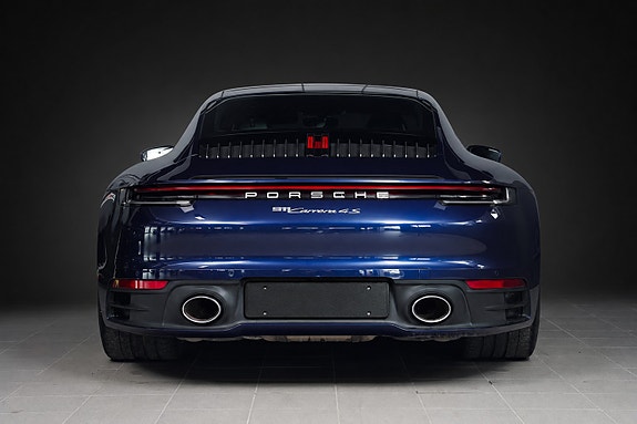 Porsche 911 Carrera 4S 3 of 5