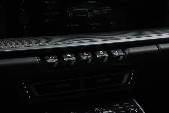 Porsche 911 Carrera 4S 5 of 5