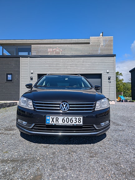 Volkswagen Passat 2 of 5