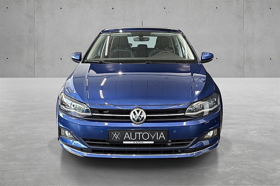 Volkswagen Polo 2 of 5