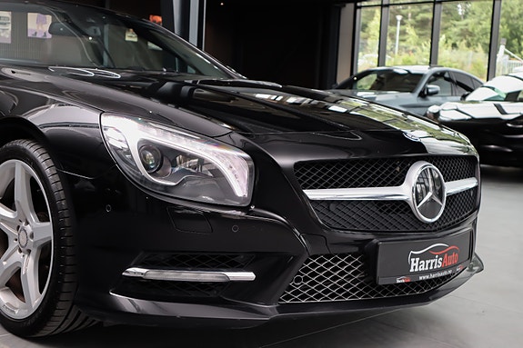 Mercedes-Benz SL350 4 of 5