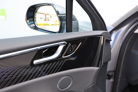 Hongqi E-HS9 5 of 5