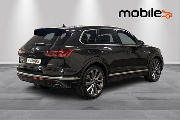 Volkswagen Touareg 3 of 5