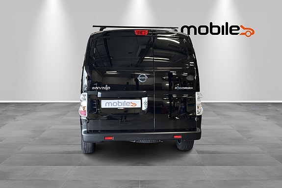 Nissan e-NV200 4 of 5