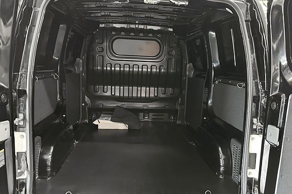 Nissan e-NV200 5 of 5