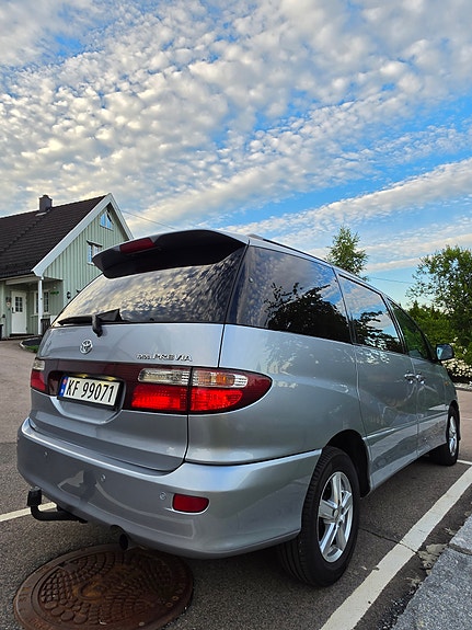 Toyota Previa 2 of 18
