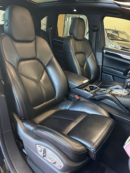 Porsche Cayenne 20 of 30