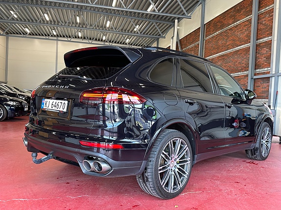 Porsche Cayenne 5 of 30