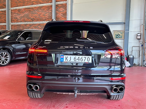Porsche Cayenne 6 of 30