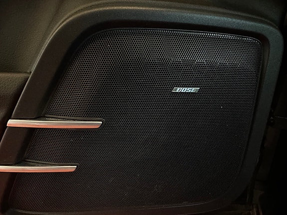 Porsche Cayenne 18 of 30