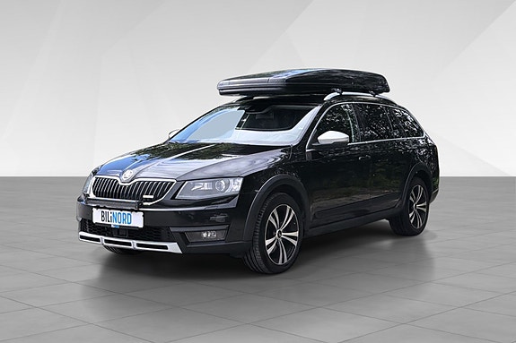 Skoda Octavia Scout 3 of 5
