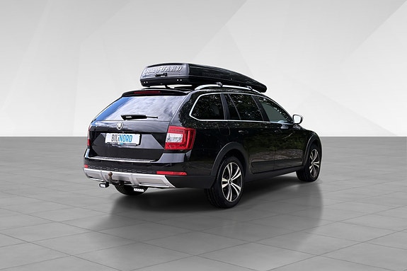 Skoda Octavia Scout 4 of 5