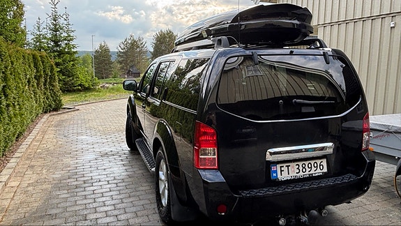 Nissan Pathfinder 4 of 5