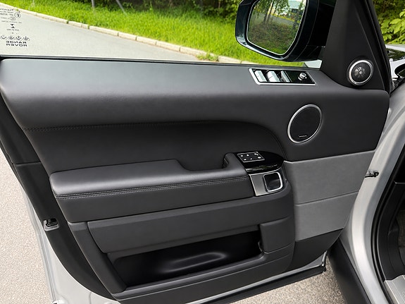 Land Rover Range Rover Sport 6 of 16