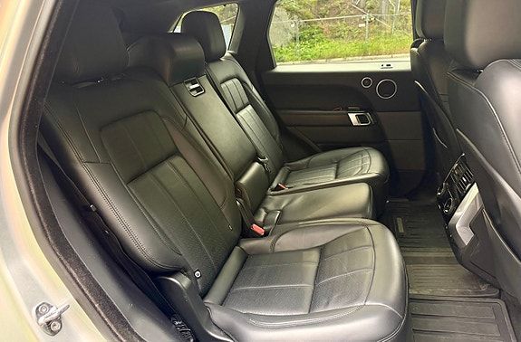 Land Rover Range Rover Sport 12 of 16
