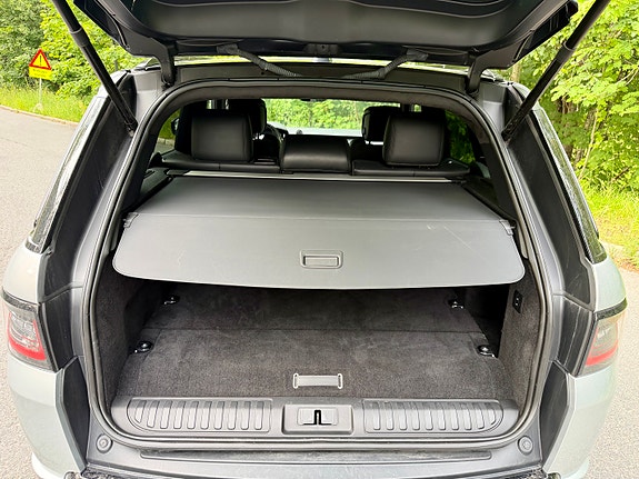 Land Rover Range Rover Sport 13 of 16