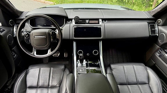 Land Rover Range Rover Sport 9 of 16