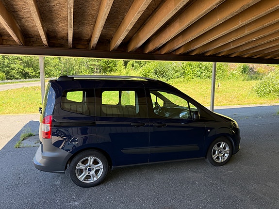 Ford Transit Courier 6 of 19