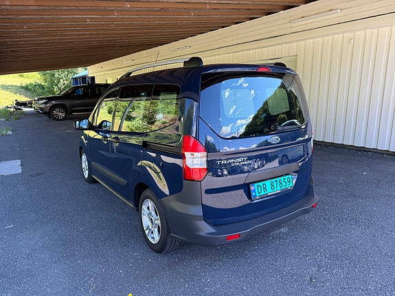 Ford Transit Courier 3 of 5