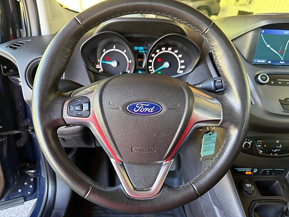 Ford Transit Courier 11 of 19