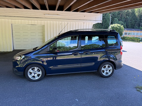 Ford Transit Courier 2 of 5