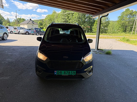 Ford Transit Courier 8 of 19
