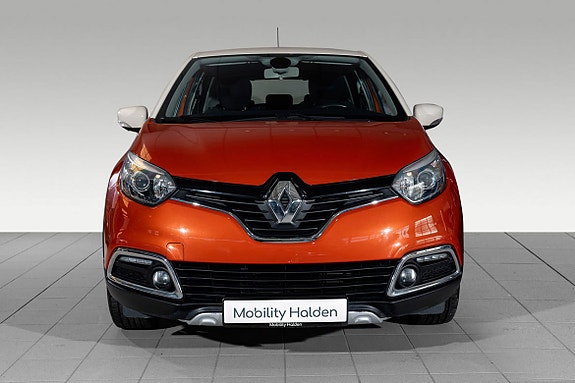 Renault Captur 3 of 5