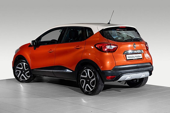 Renault Captur 2 of 5
