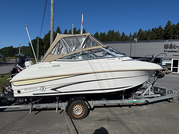 Beneteau 550 flyer cabin 2 of 5