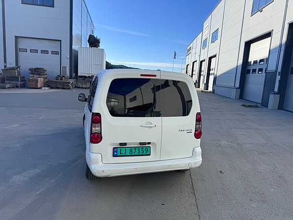 Peugeot Partner 2 of 5