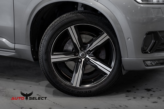 Volvo XC90 3 of 5