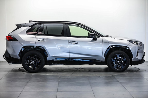 Toyota RAV4 4 of 5