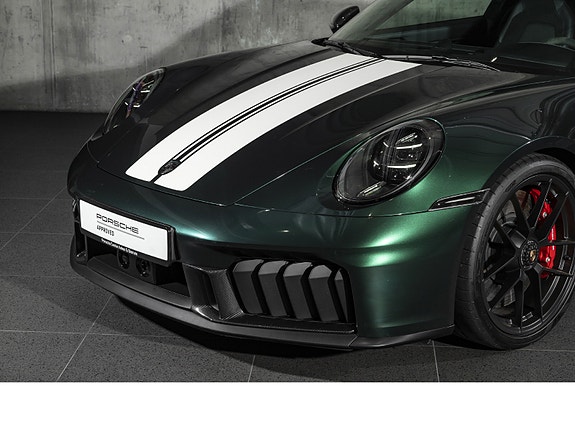 Porsche 911 4 of 5