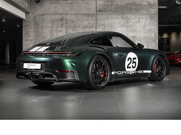 Porsche 911 3 of 5