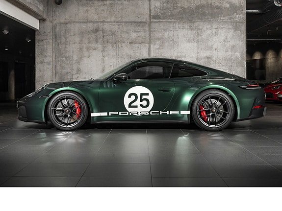 Porsche 911 2 of 5