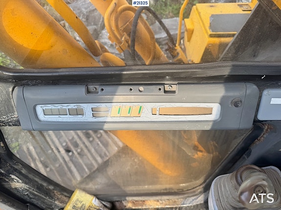 JCB JS200LC Beltegraver m/ Graveskuffe 28 of 30