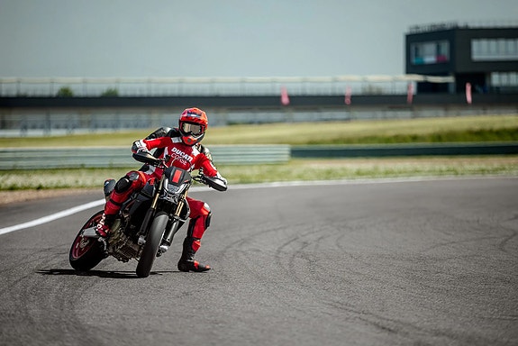 Ducati Hypermotard 698 Mono Nera / NYHET / QUICKSHIFTER / KAMPANJE 4 of 6