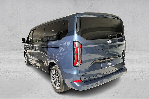 Ford Tourneo Custom 2 of 5