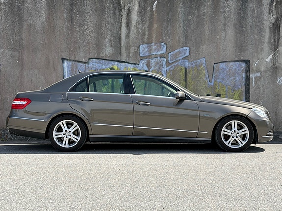 Mercedes-Benz E250 3 of 15