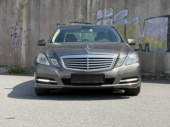 Mercedes-Benz E250 2 of 15