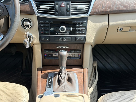 Mercedes-Benz E250 14 of 15