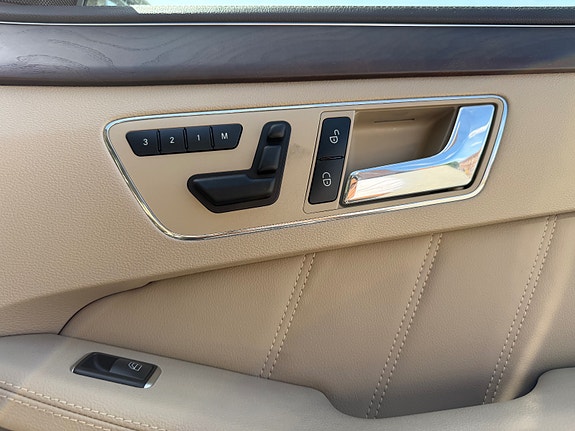 Mercedes-Benz E250 13 of 15