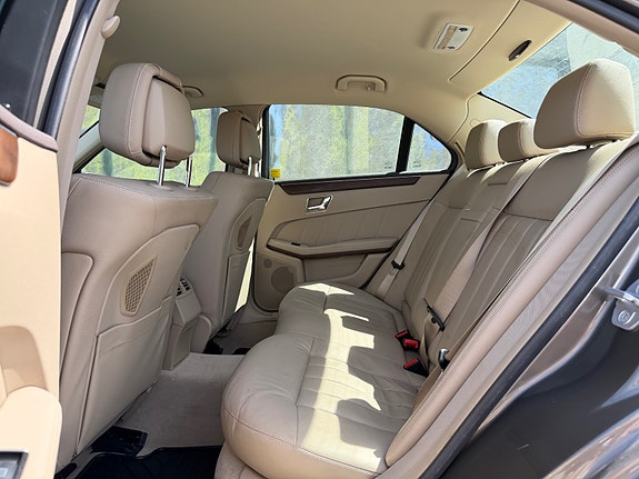 Mercedes-Benz E250 9 of 15
