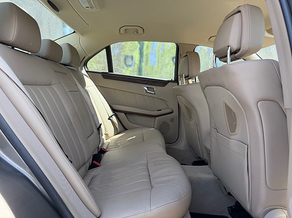 Mercedes-Benz E250 11 of 15