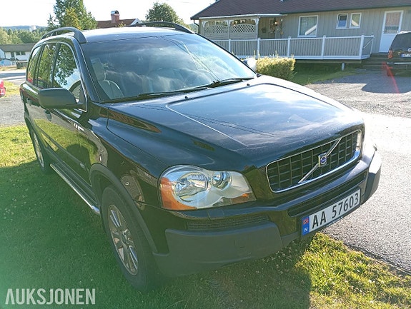Volvo XC90 3 of 5
