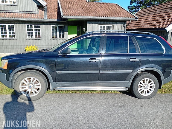 Volvo XC90 4 of 5