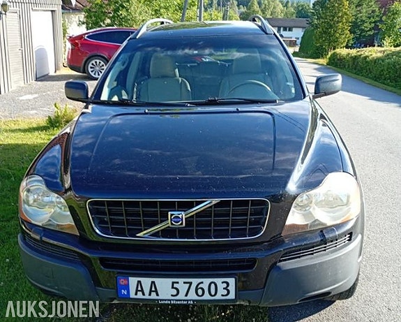Volvo XC90 2 of 5