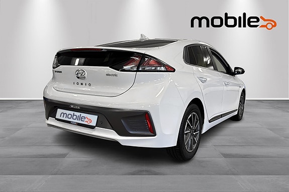 Hyundai IONIQ 3 of 5