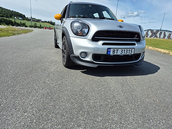MINI Countryman Cooper SD 2 of 5