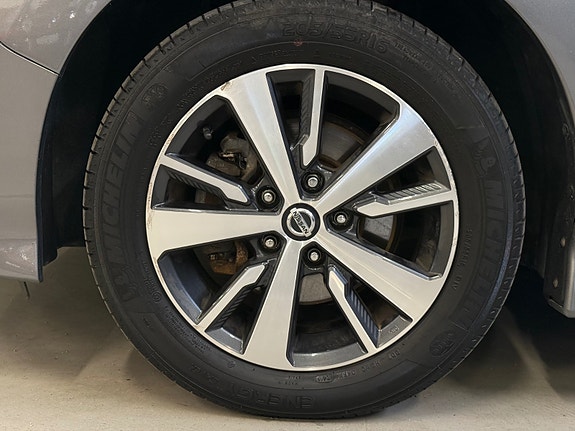 Nissan Leaf 5 of 30